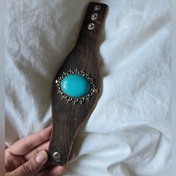 Leather bracelet - Picture 1 of 3